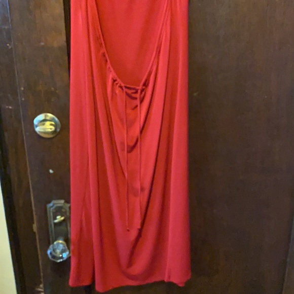 Red Dress - Picture 4 of 4